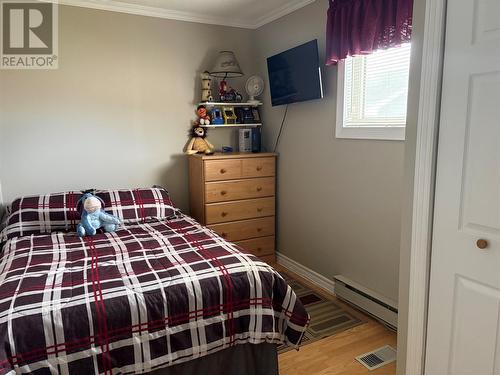 5 White'S Avenue, Stephenville, NL 