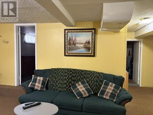 5 White'S Avenue, Stephenville, NL 