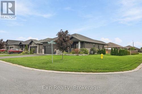 Large corner lot - 52 Gavin Crescent, Quinte West (Murray Ward), ON 