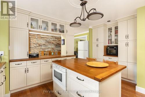 37 Woodland Drive, Bracebridge, ON 