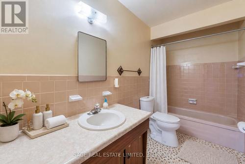 21 Debby Court, Toronto, ON 