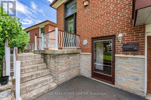 21 Debby Court, Toronto, ON 