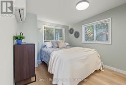 Primary bedroom - 