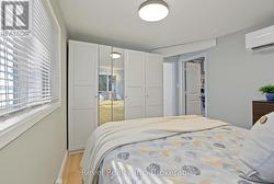 Primary bedroom - 