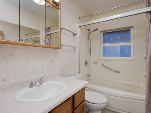 3092 Albany St, Victoria, BC 