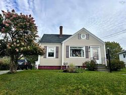 140 Roderick Street  New Glasgow, NS B2H 3Y4