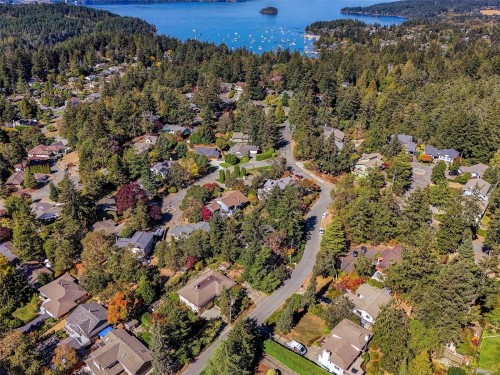 6647 Trudeau Terr, Central Saanich, BC 
