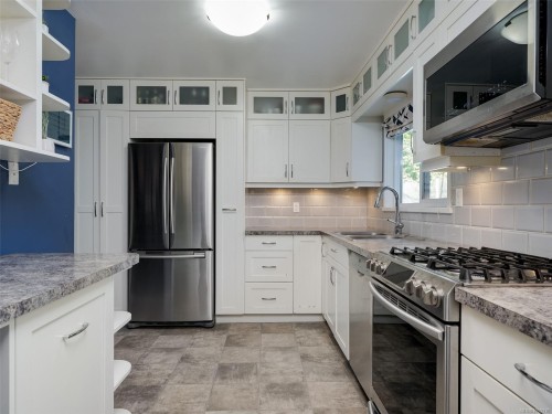 6647 Trudeau Terr, Central Saanich, BC 