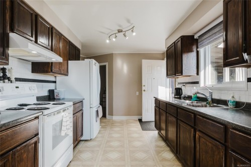 4374 Maitland St, Port Alberni, BC 