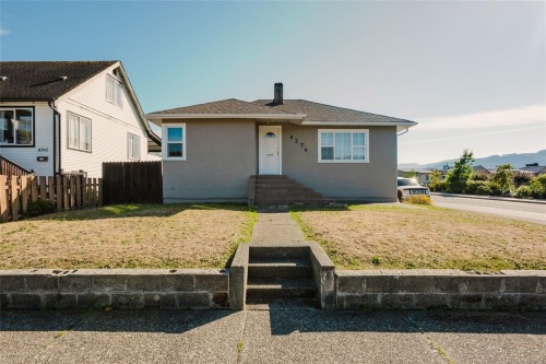 4374 Maitland St, Port Alberni, BC 
