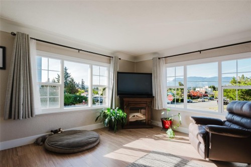 4374 Maitland St, Port Alberni, BC 