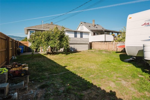 4374 Maitland St, Port Alberni, BC 