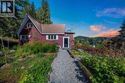 1398 Victoria Avenue Rossland, BC V0G 1Y0