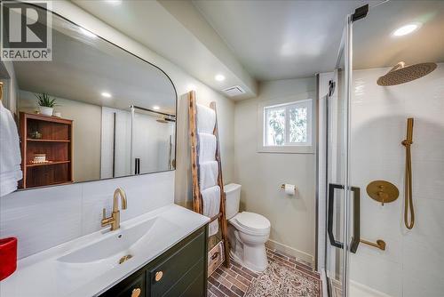 1398 Victoria Avenue, Rossland, BC 
