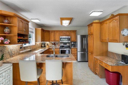 170 Wavell Rd, Lake Cowichan, BC 