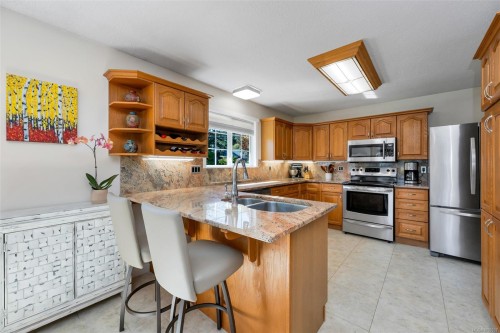 170 Wavell Rd, Lake Cowichan, BC 