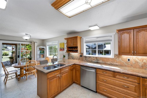 170 Wavell Rd, Lake Cowichan, BC 