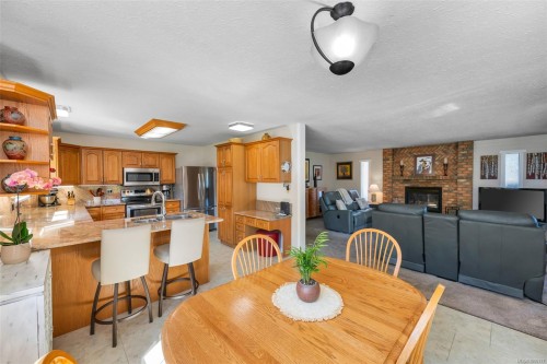 170 Wavell Rd, Lake Cowichan, BC 