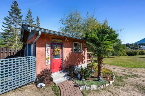 170 Wavell Rd, Lake Cowichan, BC 