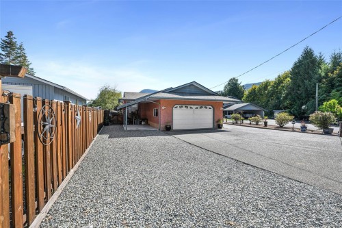 170 Wavell Rd, Lake Cowichan, BC 