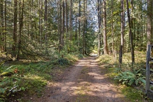 3175 Plumtree Rd, Cobble Hill, BC 