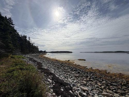 18046 Highway 7, Popes Harbour, NS 