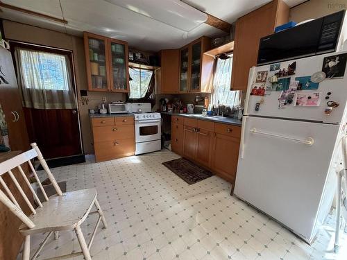 18046 Highway 7, Popes Harbour, NS 