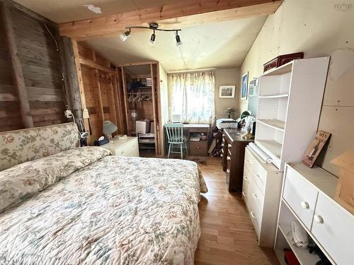 18046 Highway 7, Popes Harbour, NS 
