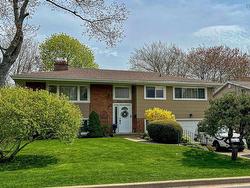 29 Landrace Crescent  Dartmouth, NS B2W 2P8
