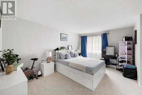 5953 Pineglade Crescent, Ottawa, ON 