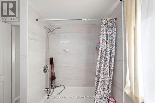 5953 Pineglade Crescent, Ottawa, ON 