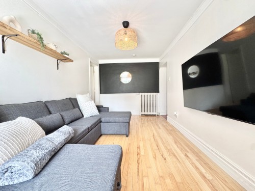 Salon - 760  - 764 Av. Royale, Québec (Beauport), QC 