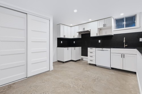 6978 Av. de Chester , Montréal (Côte-des-Neiges/Notre-Dame-de-Grâce), QC H4V 1K8 3