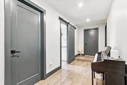 Corridor - 38 Rue Des Écureuils, Mercier, QC 
