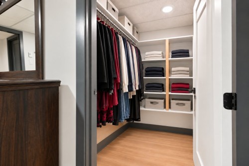 Penderie (Walk-in) - 38 Rue Des Écureuils, Mercier, QC 