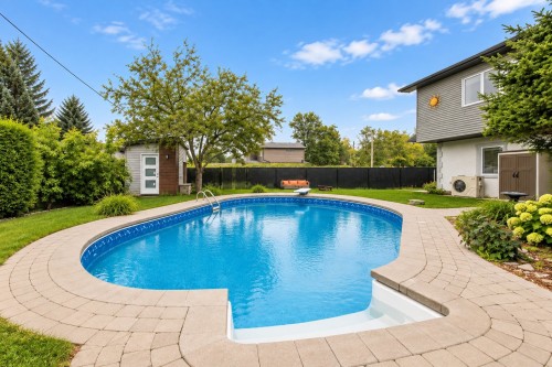 Piscine - 38 Rue Des Écureuils, Mercier, QC 