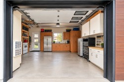 Garage - 