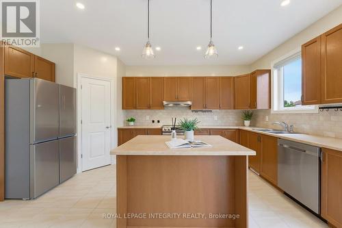 127 Hickstead Way, Ottawa, ON 