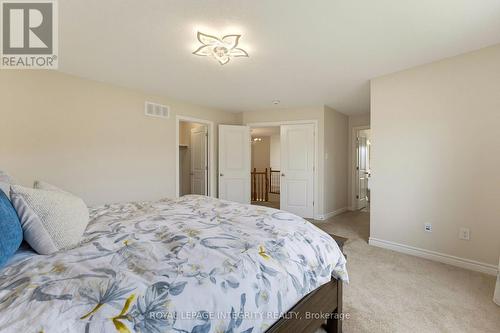127 Hickstead Way, Ottawa, ON 