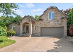 1055 ROSELAND Drive SOUTHWindsor, ON N9G 1T9