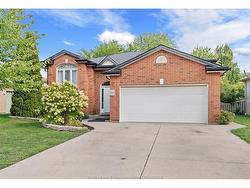 844 COTTAGE GROVE Kingsville, ON N9Y 3X8