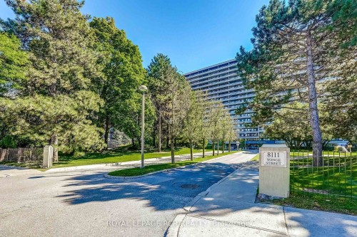 1612-8111 Yonge Street  Markham, ON L3T 4V9