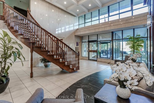 1612-8111 Yonge Street, Markham, ON 