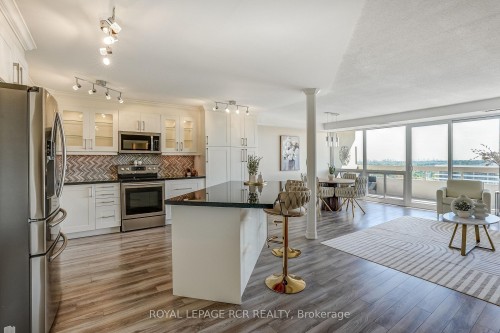 1612-8111 Yonge Street, Markham, ON 