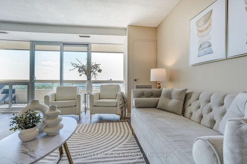 1612-8111 Yonge Street, Markham, ON 