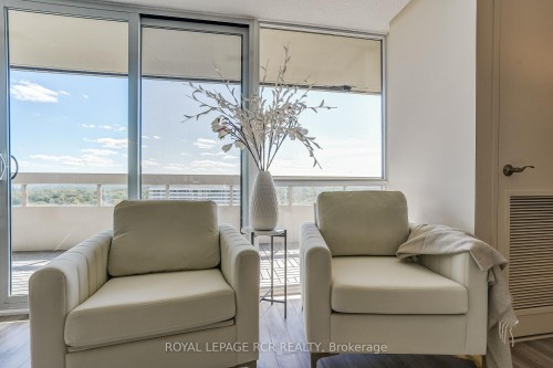 1612-8111 Yonge Street, Markham, ON 