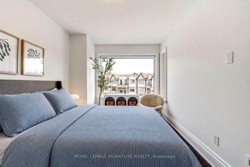 18 Matthew Court, Toronto, ON 