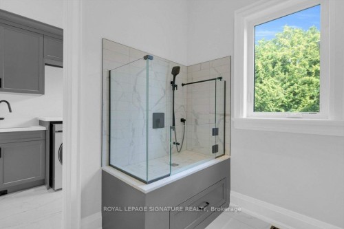 92 Howard Road, Newmarket, ON 