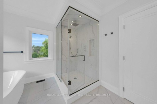 92 Howard Road, Newmarket, ON 