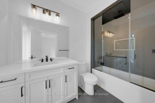 92 Howard Road, Newmarket, ON 
